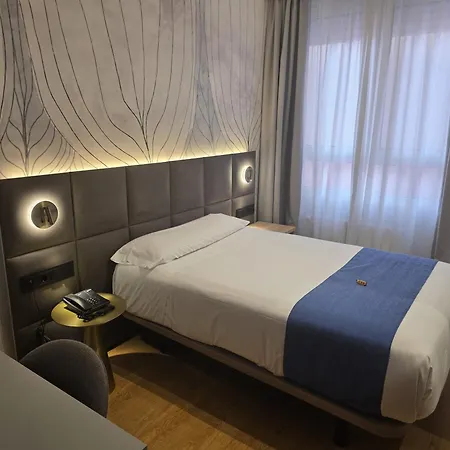 فندق De Castilla 4*