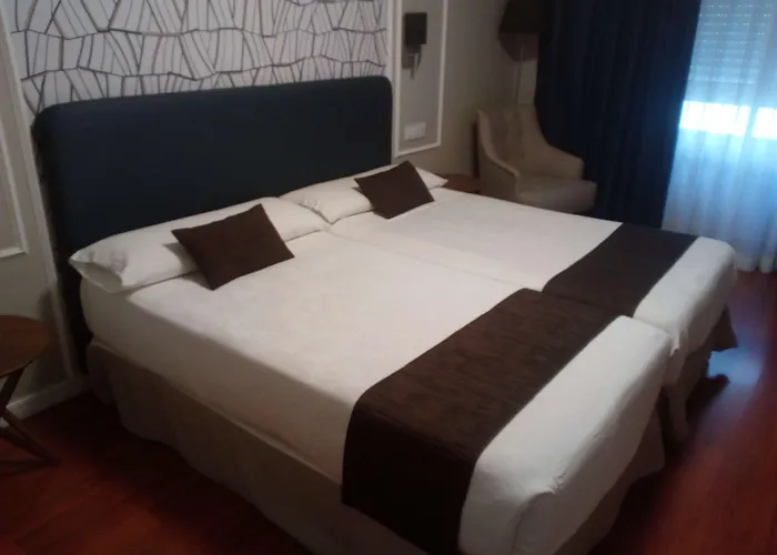 Hotel De Castilla 4*